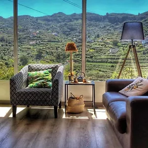 https://la-choza-villa-vacacional.in-canary-islands.com